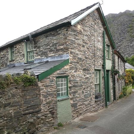 Ty Hen - Quirky Grade II Listed Cottage Blaenau Ffestiniog Exterior photo